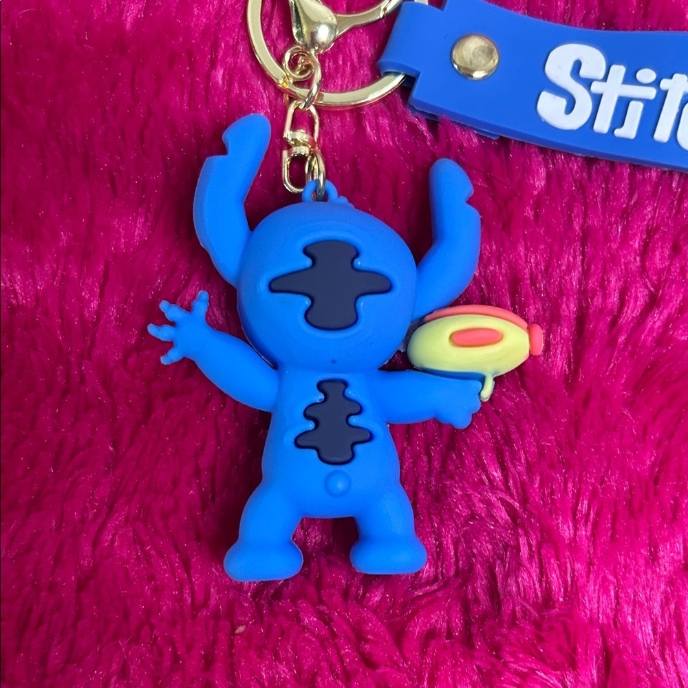 Stitch Blue Keychain - Picture 4 of 4